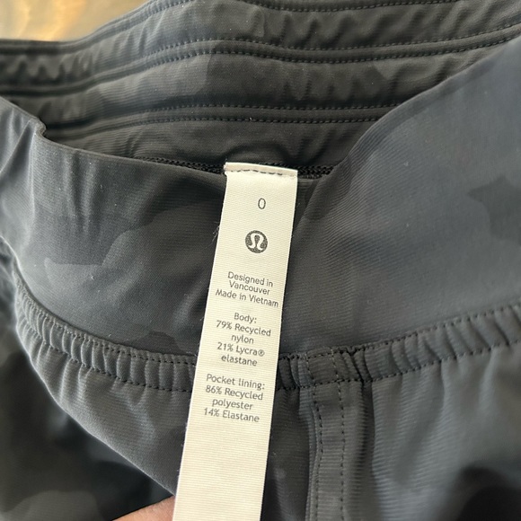 Lululemon grey joggers size 0 - Picture 6 of 8